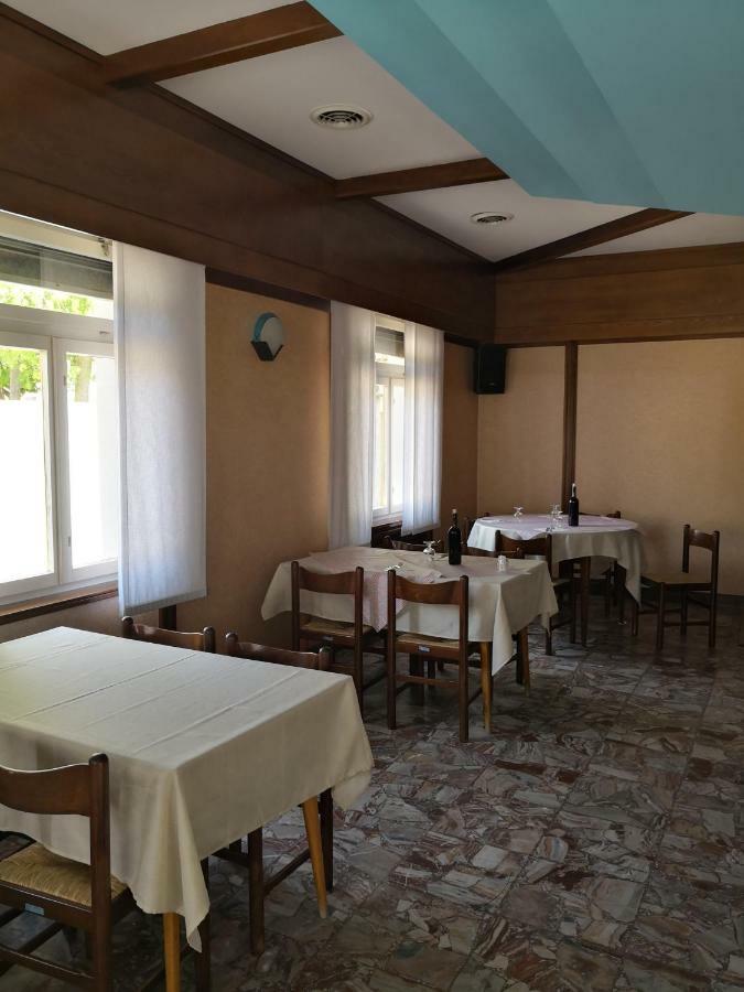 Trattoria Bar Oasi 호텔 Pocenia 외부 사진